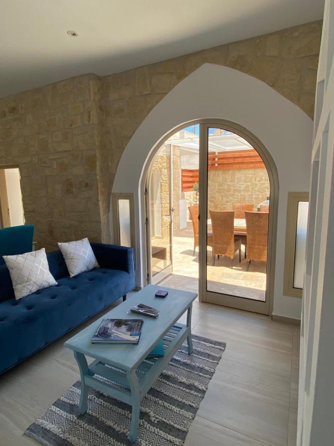 Villa Caerus Paphos ภายนอก รูปภาพ