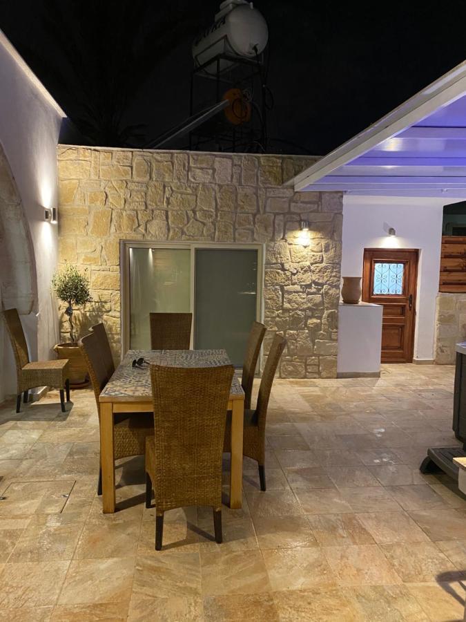 Villa Caerus Paphos ภายนอก รูปภาพ