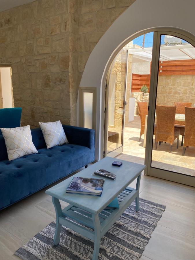 Villa Caerus Paphos ภายนอก รูปภาพ