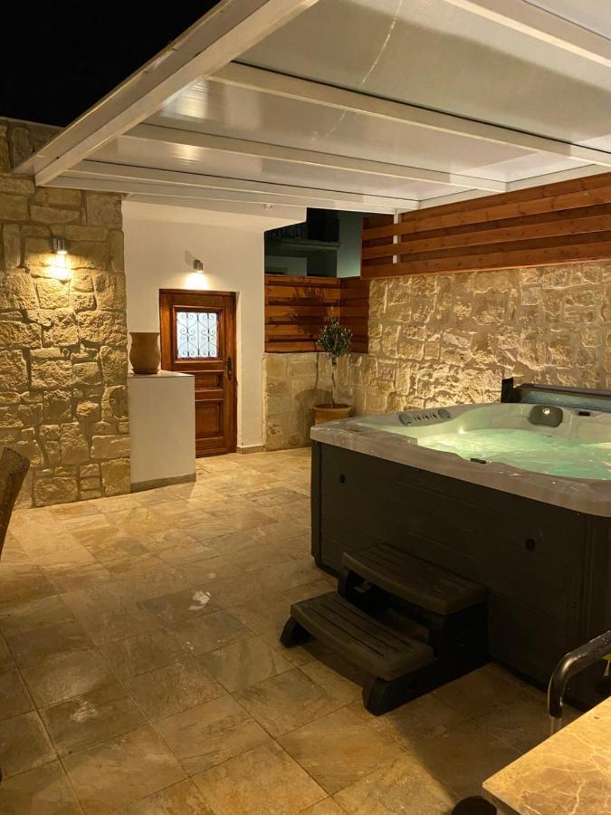 Villa Caerus Paphos ภายนอก รูปภาพ